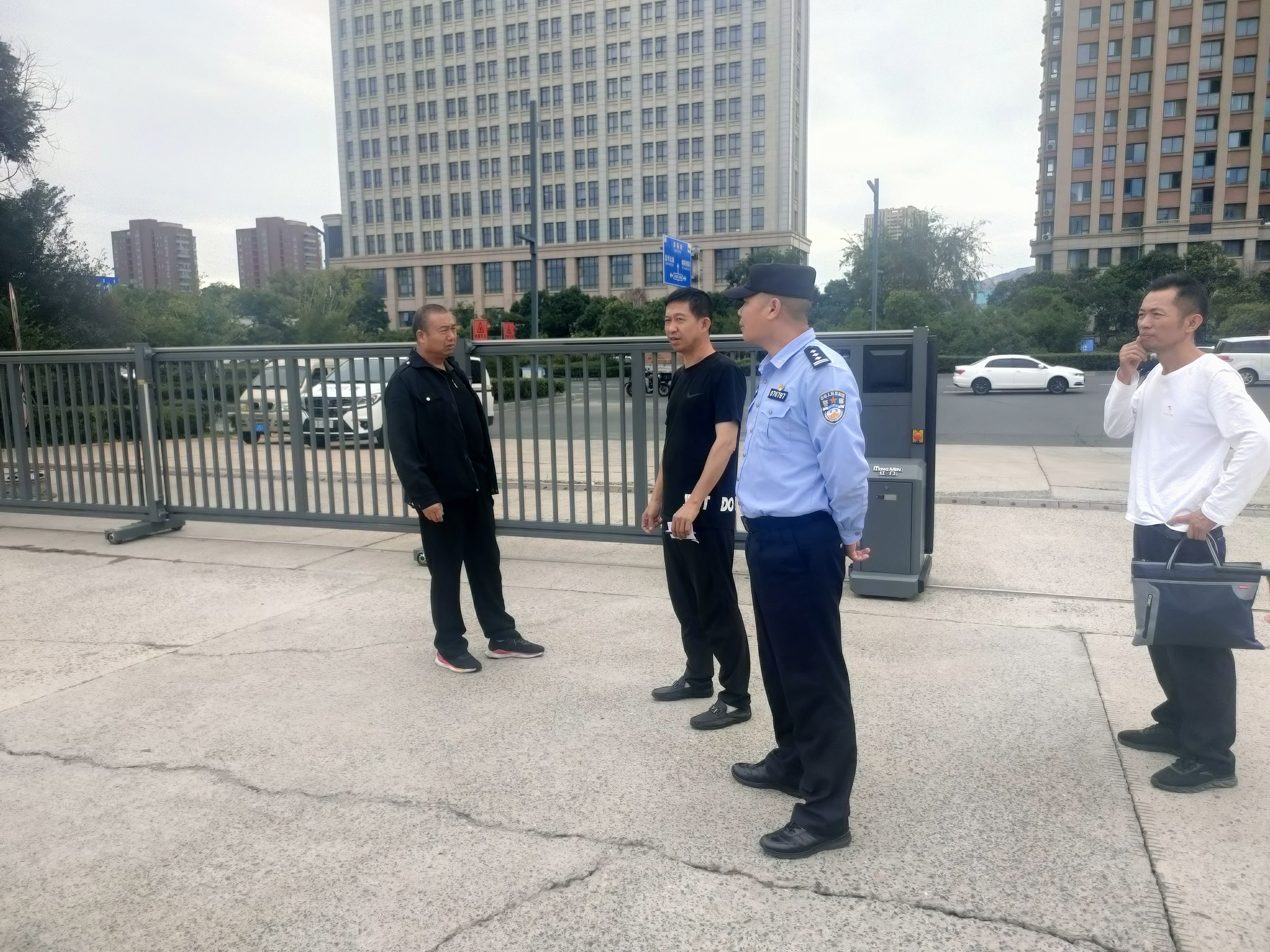 公交集團與公交分局聯(lián)動開展“綠色出行 美好生活