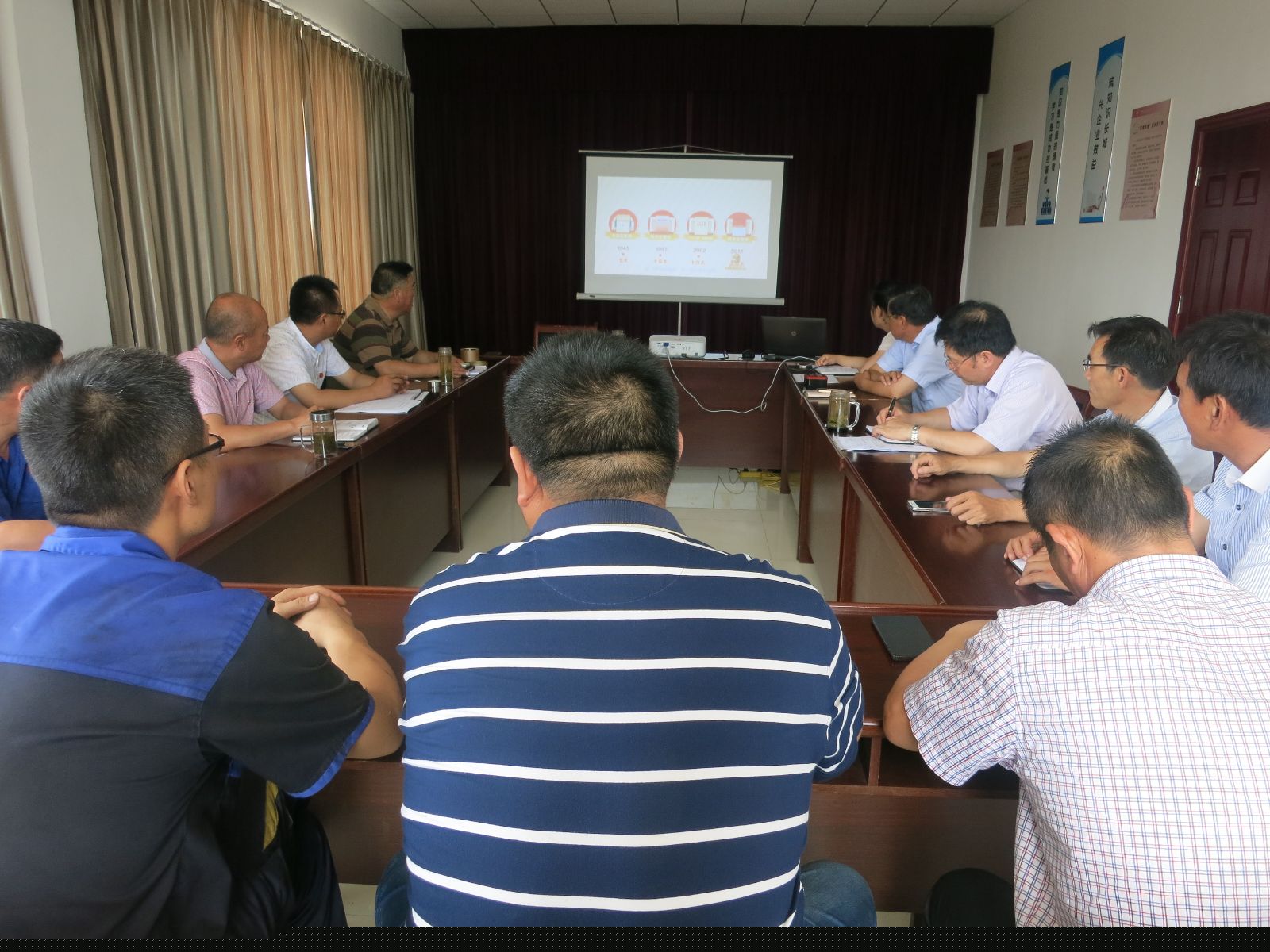 公交大浦廠、維修公司黨支部開展7月份“固定學(xué)習(xí)日”學(xué)習(xí)教育活動