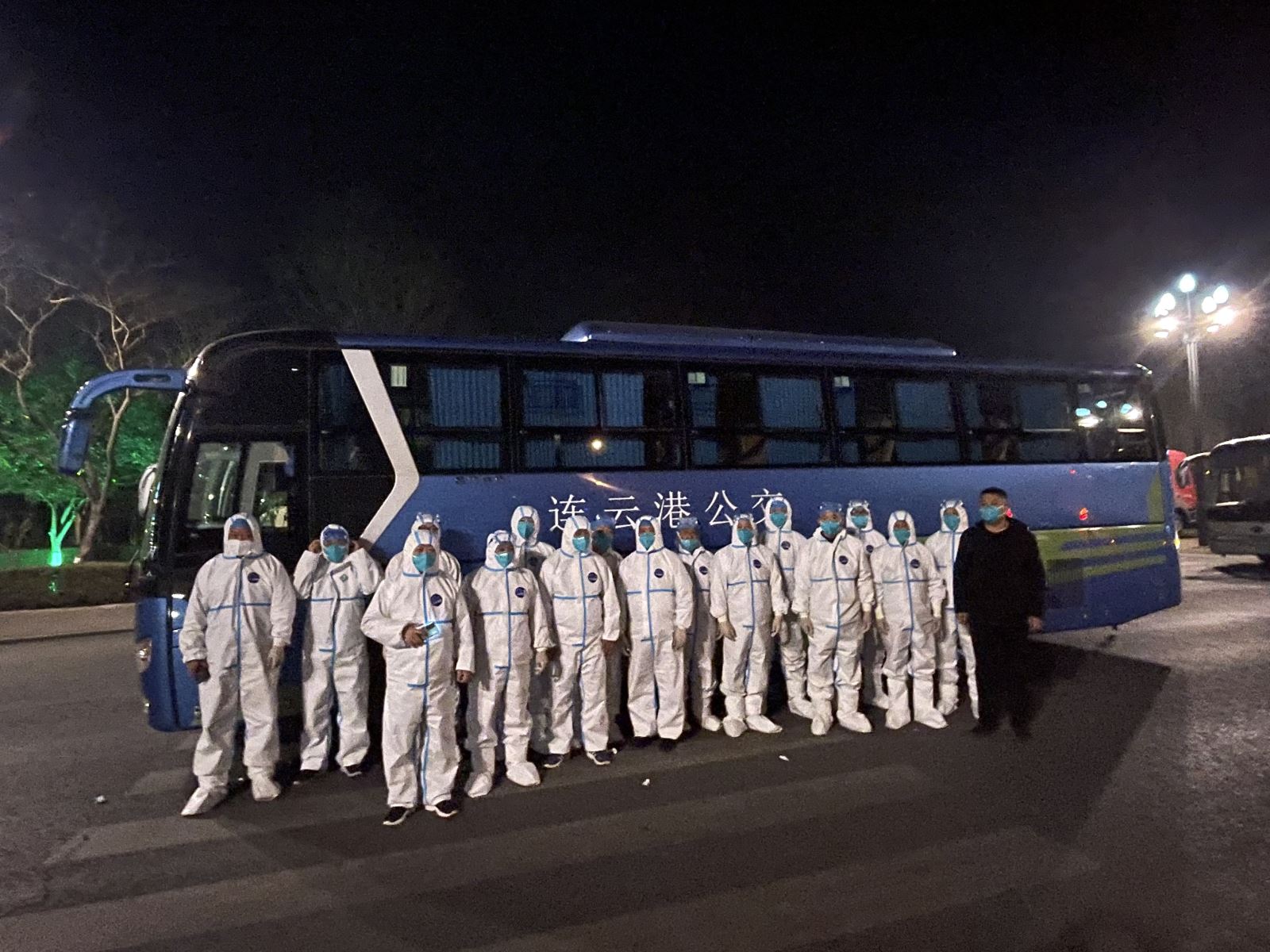 打響抗疫阻擊戰(zhàn)，公交集團首批轉(zhuǎn)運車輛正式啟用